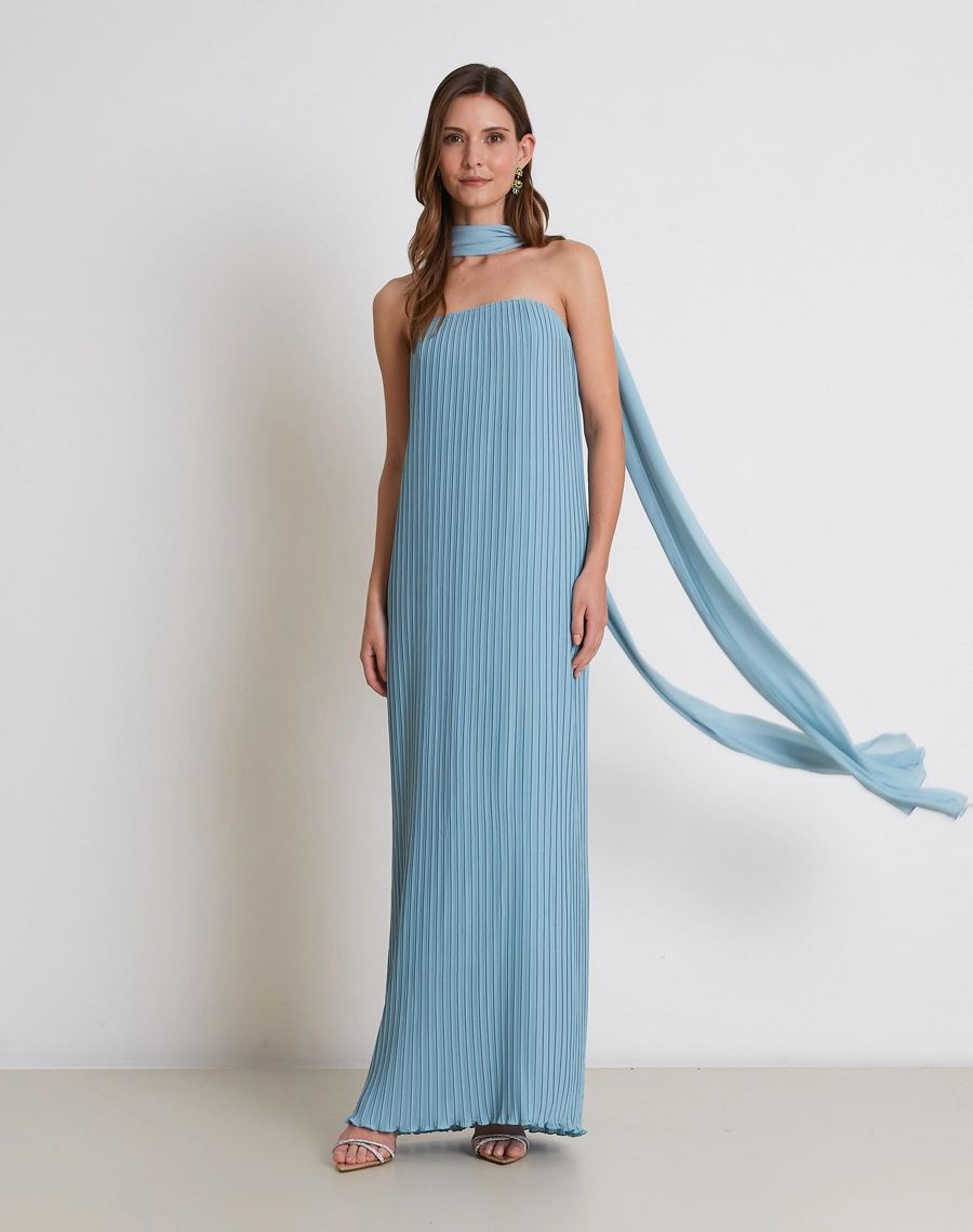 O Vestido Longo Art é confeccionado em crepinho plissado com textura delicada e caimento fluido, proporcionando leveza, movimento e um visual sofisticado.

<BR/>
