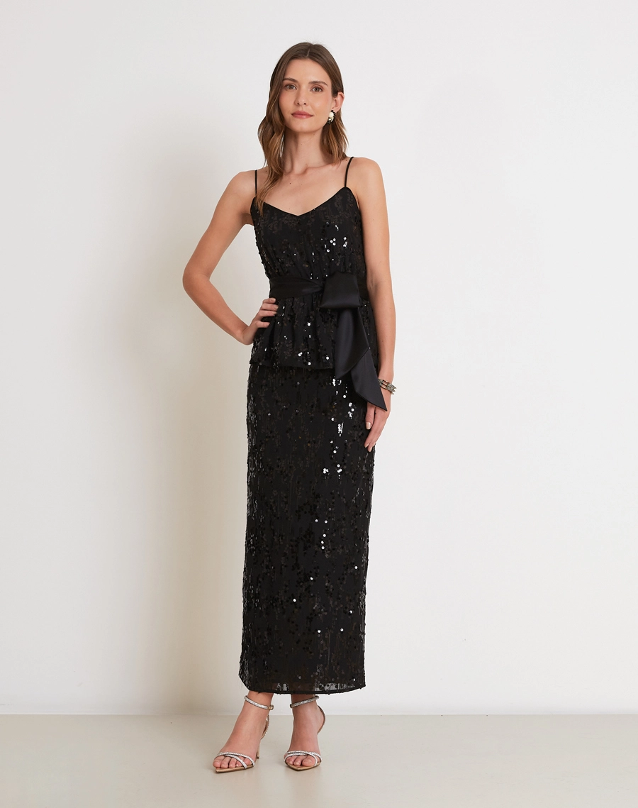 O Vestido Longo Mirela é confeccionado em paetê, tecido de brilho intenso, textura sofisticada e excelente caimento, proporcionando um visual luxuoso e impactante. <br/>