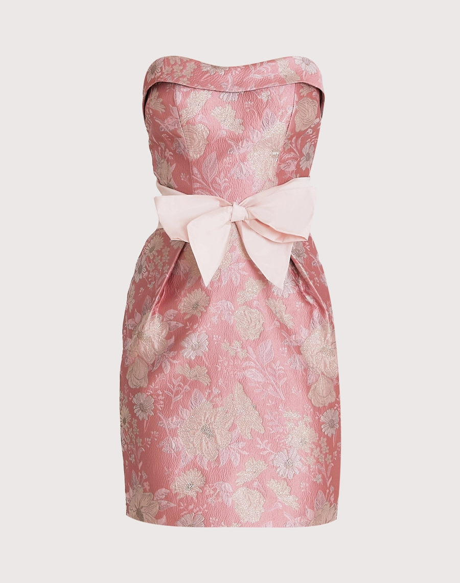 O Vestido Curto Ariela é confeccionado em Jacquard, tecido de excelente estrutura, caimento impecável, toque agradável e alta durabilidade.