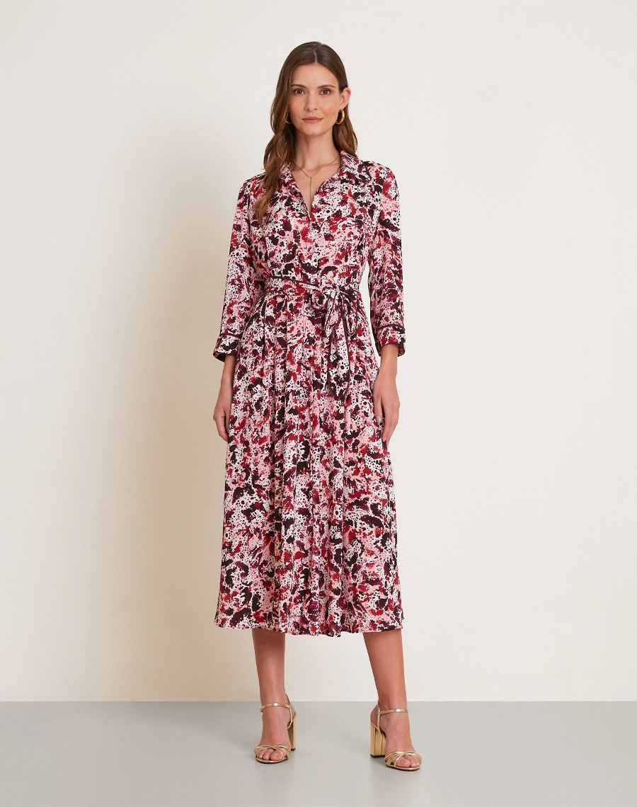 A Chemise Samanta é confeccionada em crepinho estampado, tecido de toque agradável, leveza e ótimo caimento. <BR/>