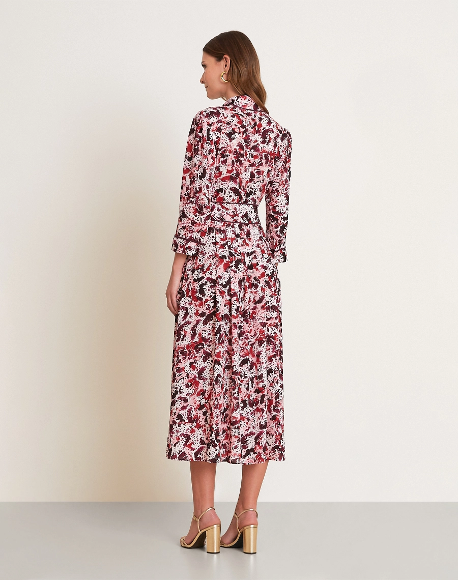 A Chemise Samanta é confeccionada em crepinho estampado, tecido de toque agradável, leveza e ótimo caimento. <BR/>