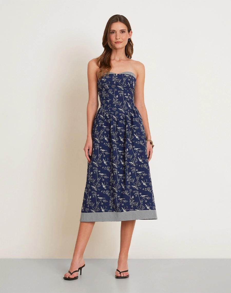 O Vestido Midi Raquel é confeccionado em tecido cambraia, um tecido leve, fresco e de toque suave. <br/>