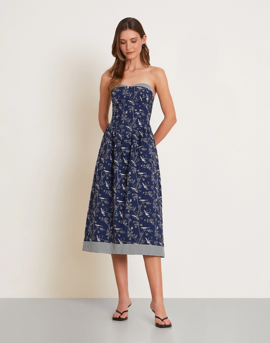 O Vestido Midi Raquel é confeccionado em tecido cambraia, um tecido leve, fresco e de toque suave. <br/>