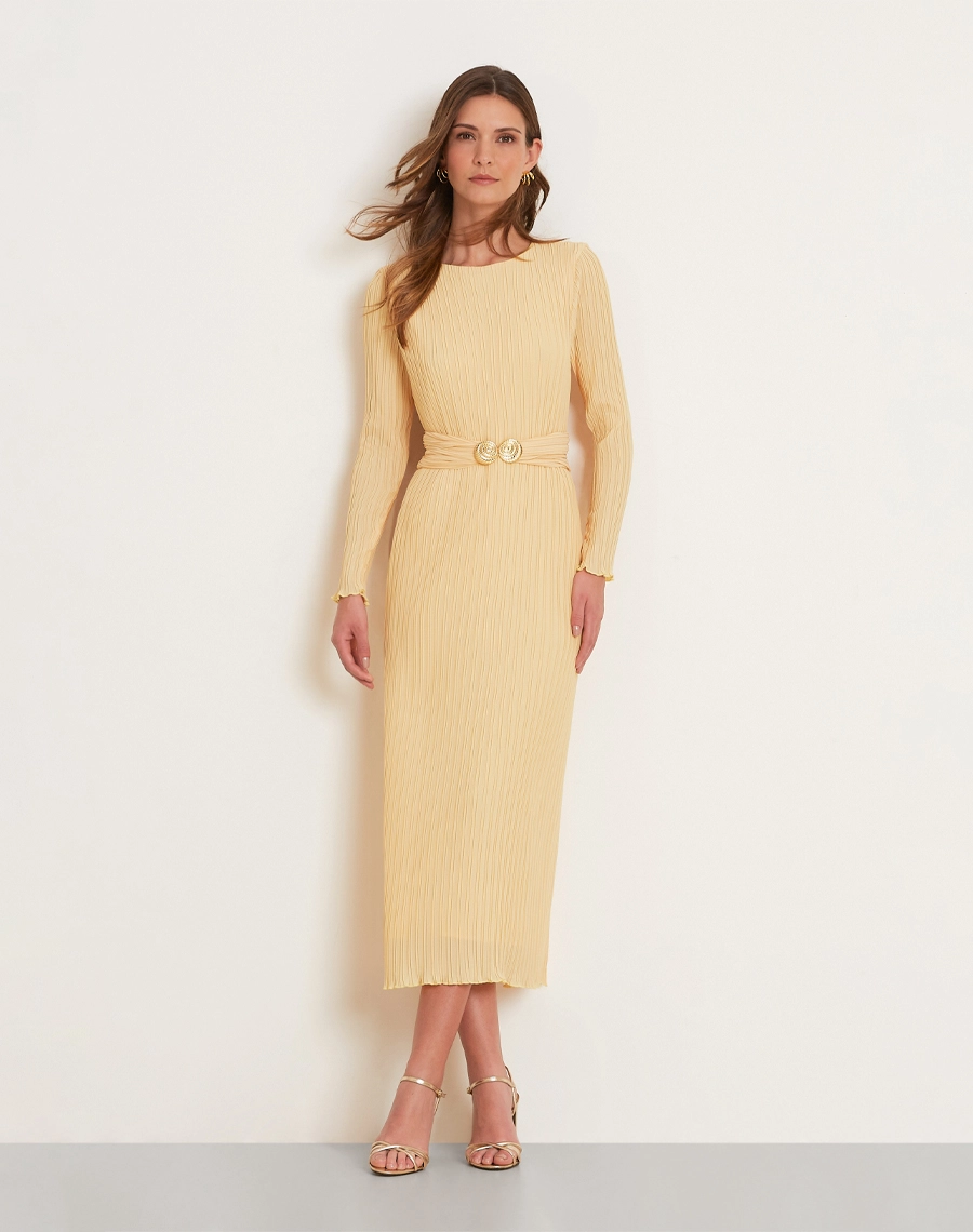 O Vestido Midi Delis é confeccionado em crepinho plissado, tecido com textura delicada e caimento fluido, proporcionando leveza, movimento e um visual sofisticado. <br/>
