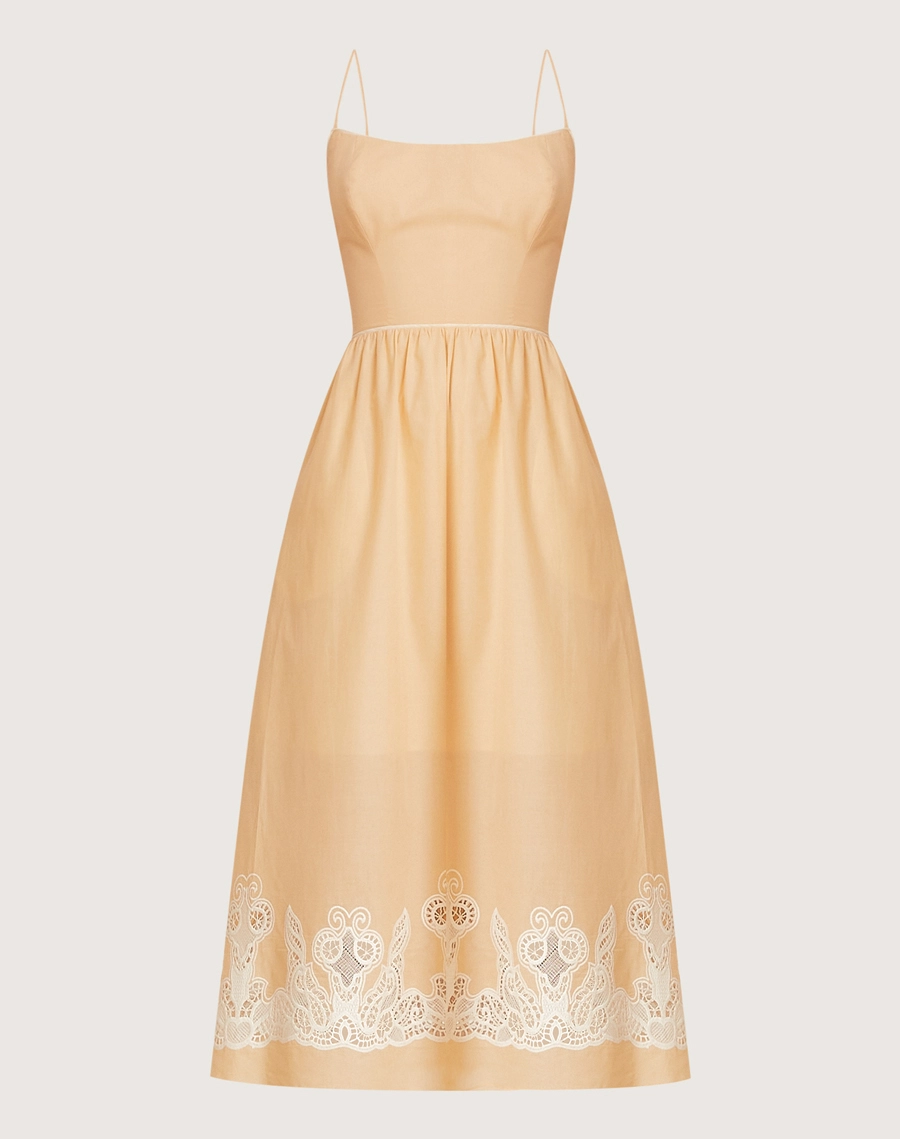 
O Vestido Midi Morgan é confeccionado em cambraia bordada, tecido de toque leve e delicado. <br/> 