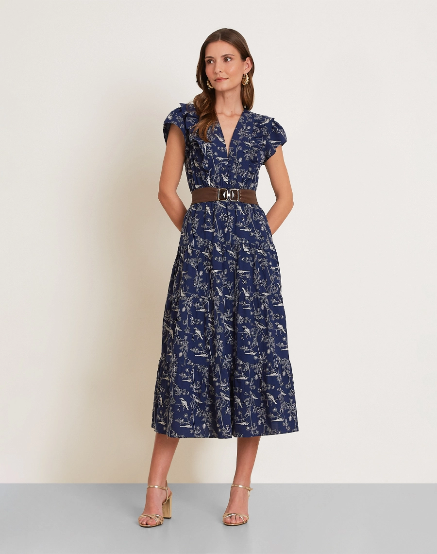 O Vestido Midi Carmem é confeccionado em cambraia, um tecido leve, fresco e de toque suave. <br/>