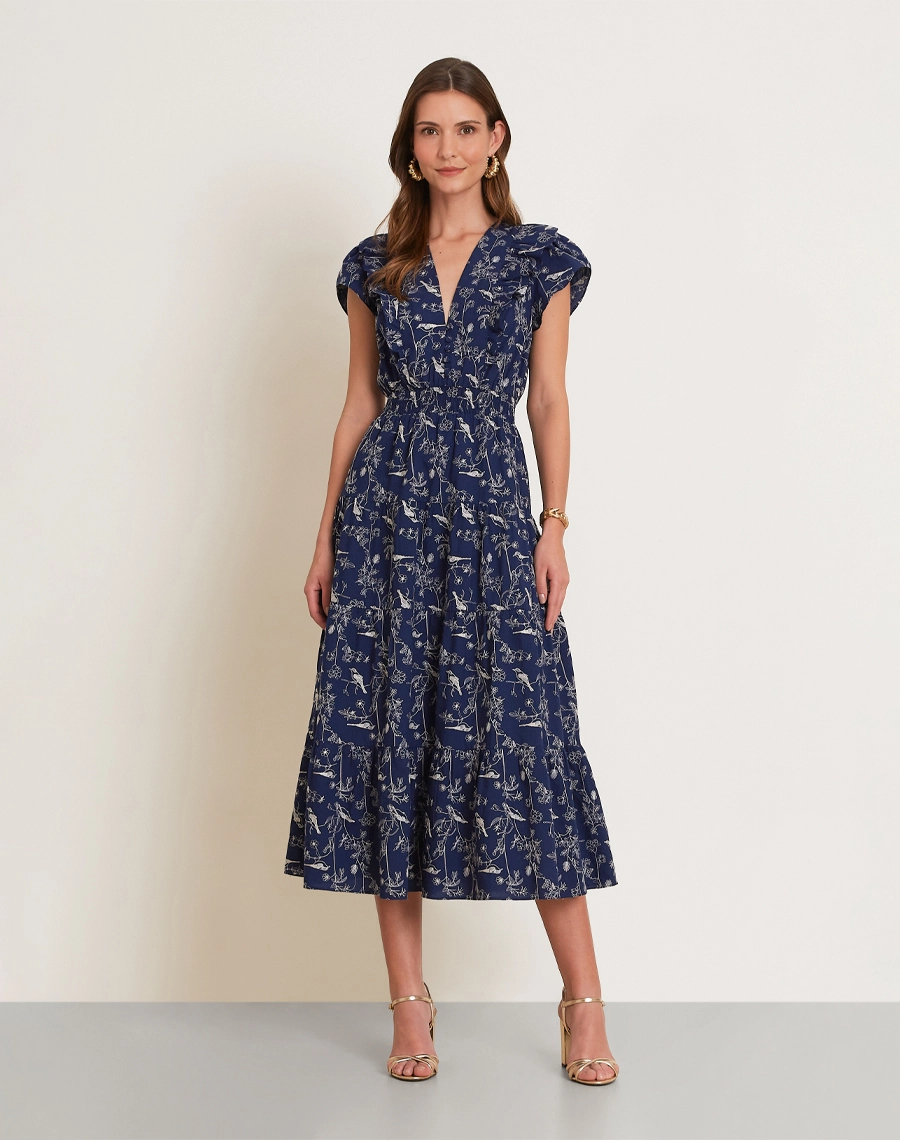 O Vestido Midi Carmem é confeccionado em cambraia, um tecido leve, fresco e de toque suave. <br/>