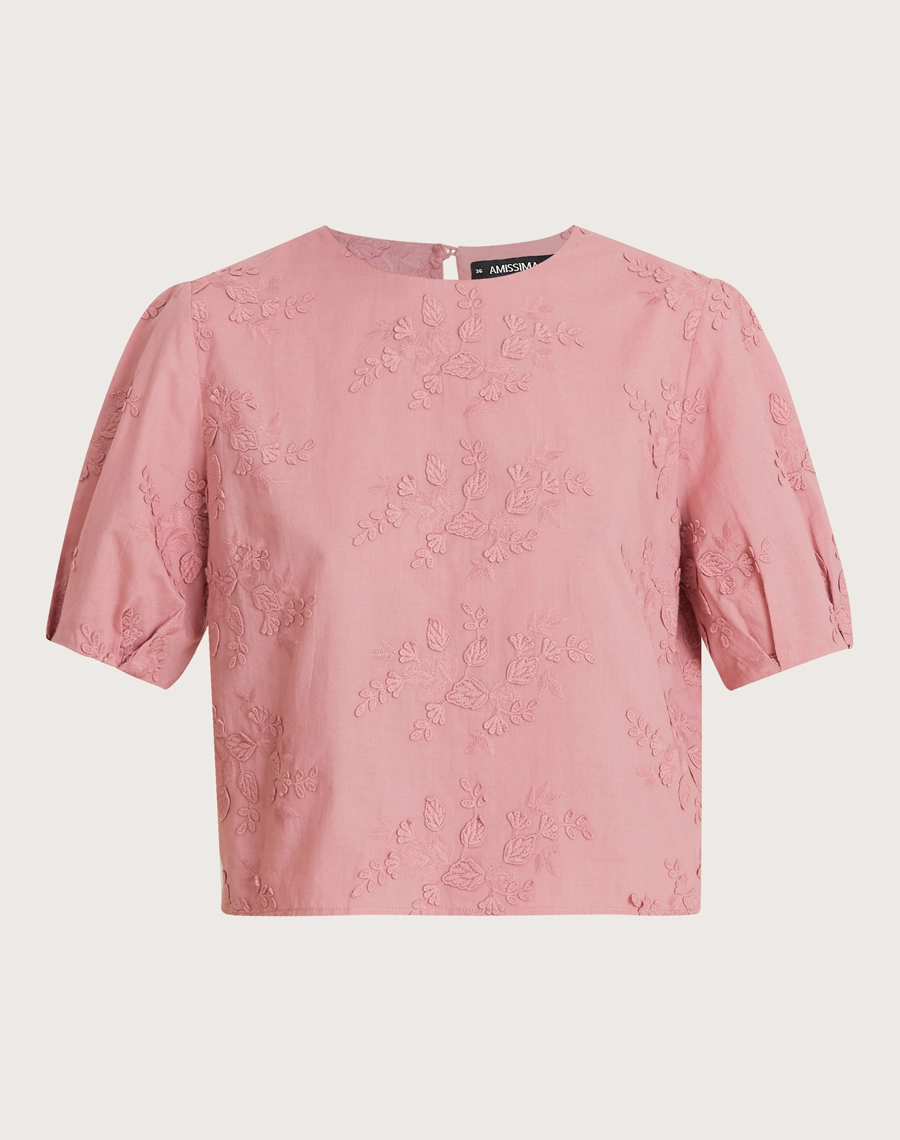 Blusa Marilda é confeccionada em cambraia, tecido leve, macio e fresco, com toque suave e excelente caimento. <br/>