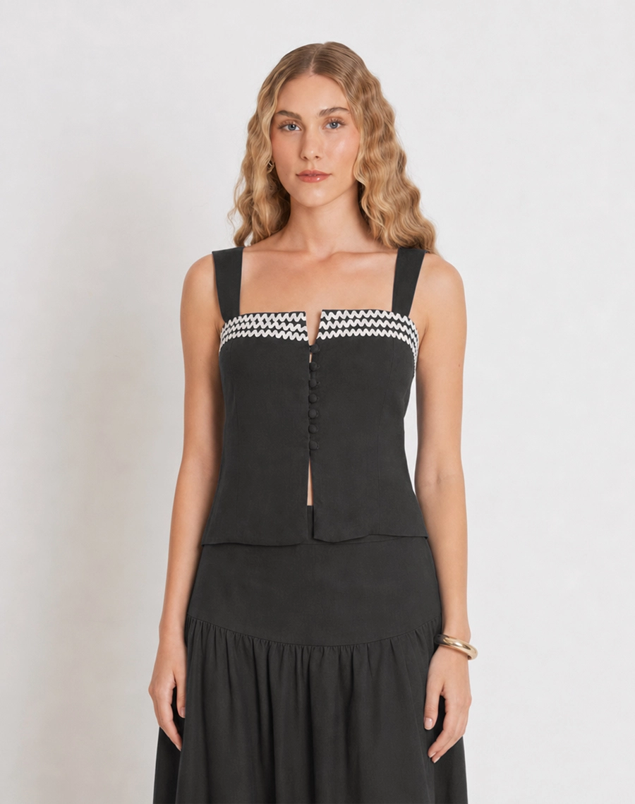 A Blusa Clara é confeccionada em linho de alta qualidade, tecido que se destaca pela leveza e excelente respirabilidade, proporcionando bem-estar ao longo do dia. <br/>