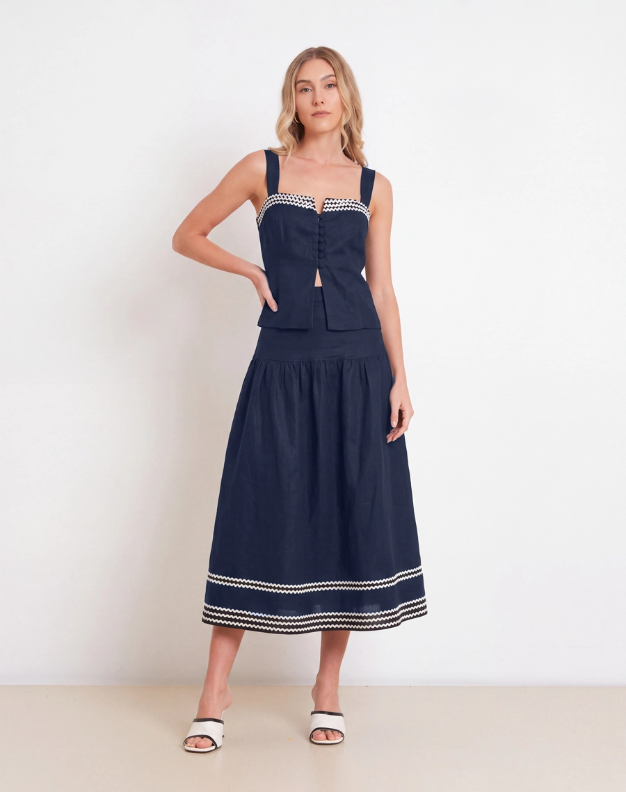 A Blusa Clara é confeccionada em linho de alta qualidade, tecido que se destaca pela leveza e excelente respirabilidade, proporcionando bem-estar ao longo do dia. <br/>