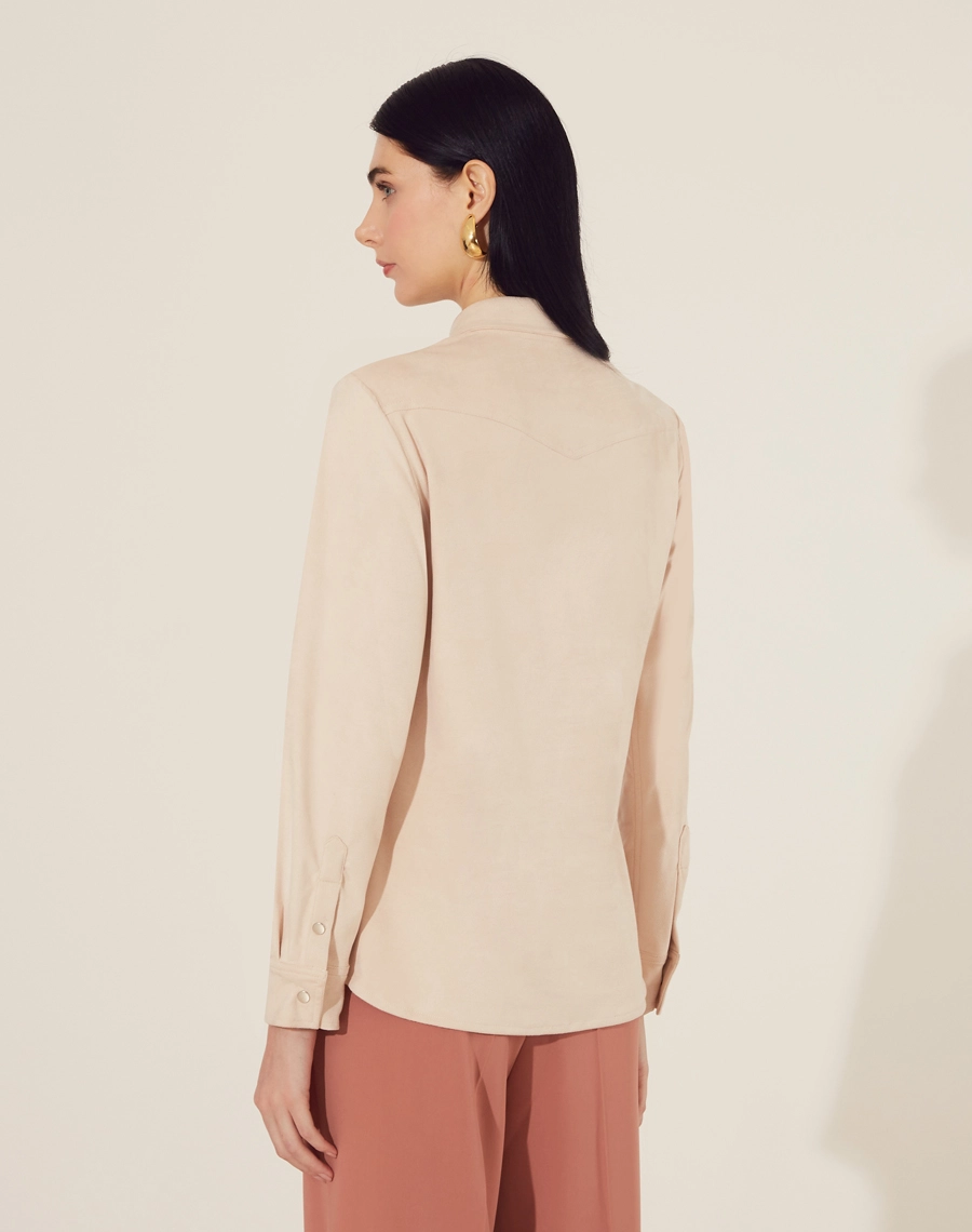 Camiza Arizona confeccionada em Suede.