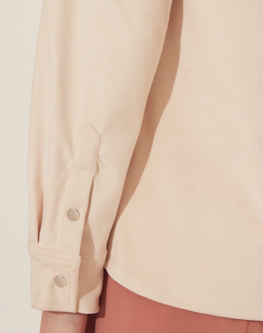 Camiza Arizona confeccionada em Suede.