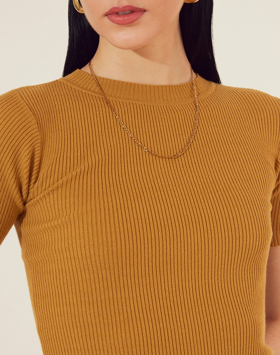 Blusa Tiana confeccionada em seda modal de viscose. Possui uma textura suave e sedosa, semelhante à seda tradicional, porém mais resistente. 