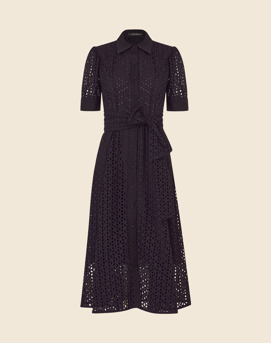 Chemise Tahiti confeccionada em laise, um tecido leve e versátil, indispensável em dias quentes. O look é ideal para o dia a dia. <br/>
