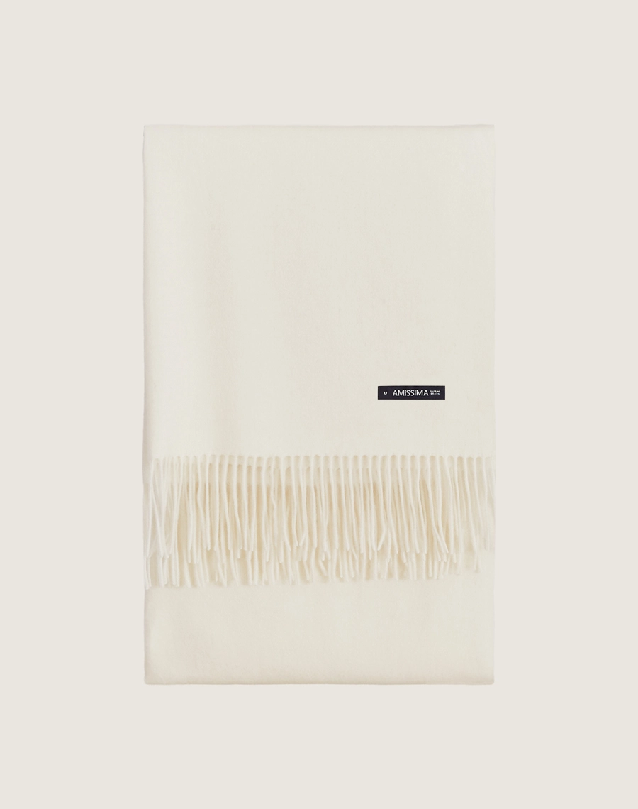 Pashmina Lã confeccionada em Cashmere, tecido nobre, conhecido pelo toque extremamente macio, leveza e excelente isolamento térmico.