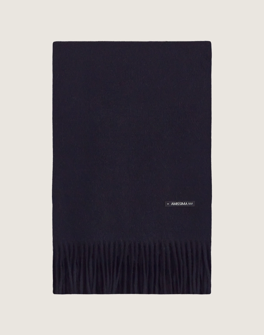 Pashmina Lã confeccionada em Cashmere, tecido nobre, conhecido pelo toque extremamente macio, leveza e excelente isolamento térmico.