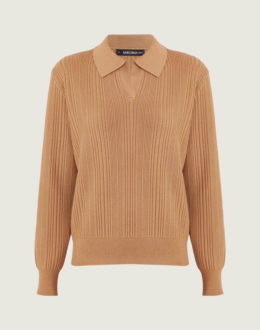 Conjunto Polo confeccionado em malha canelada, que traz textura discreta e elegante ao visual., conhecido pela elasticidade e conforto ao vestir. <br/>