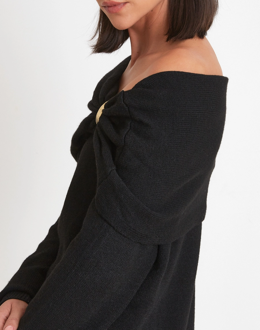 Blusa Anelisa confeccionada em Tricot, tecido com toque macio e caimento confortável, que se ajusta ao corpo com leve elasticidade.