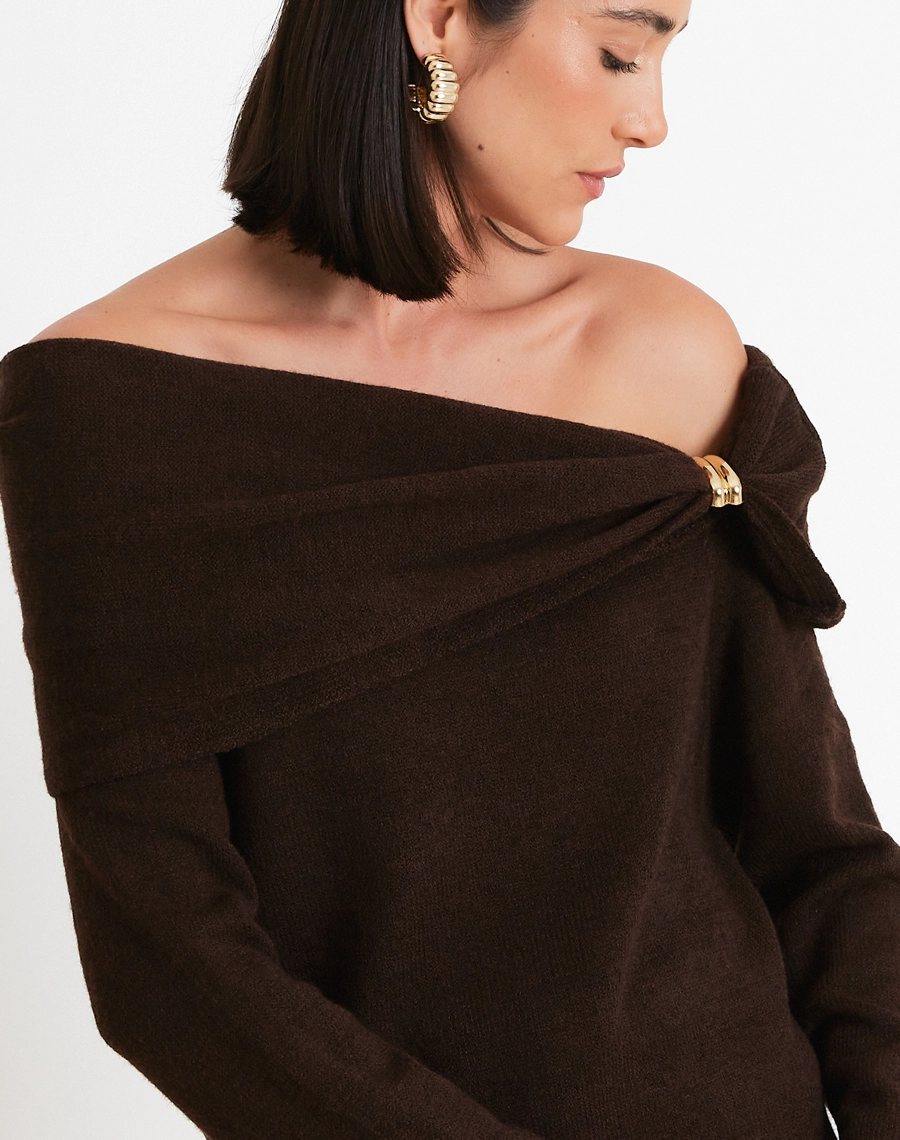 Blusa Anelisa confeccionada em Tricot, tecido com toque macio e caimento confortável, que se ajusta ao corpo com leve elasticidade.
