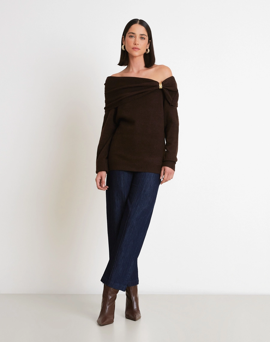 Blusa Anelisa confeccionada em Tricot, tecido com toque macio e caimento confortável, que se ajusta ao corpo com leve elasticidade.