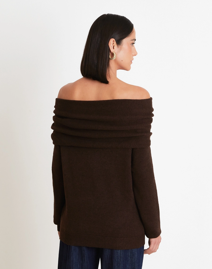 Blusa Anelisa confeccionada em Tricot, tecido com toque macio e caimento confortável, que se ajusta ao corpo com leve elasticidade.