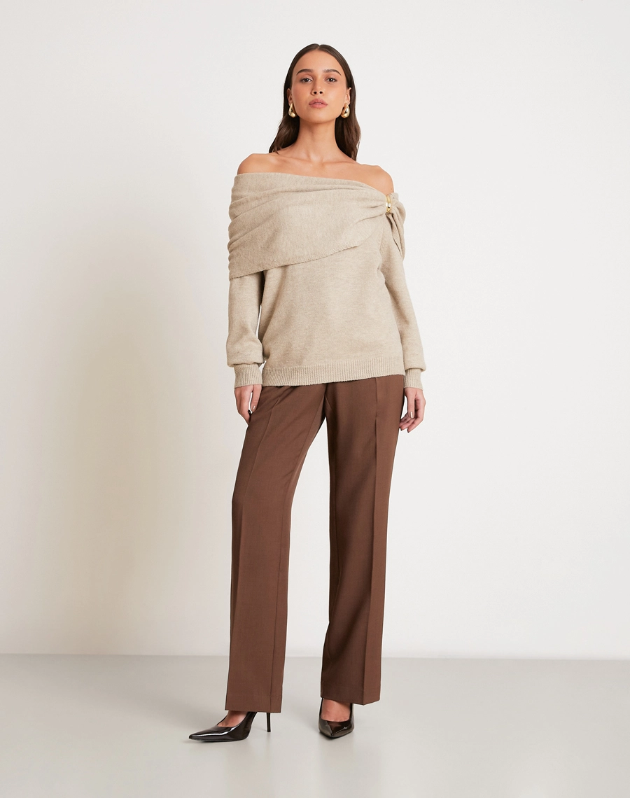 Blusa Anelisa confeccionada em Tricot, tecido com toque macio e caimento confortável, que se ajusta ao corpo com leve elasticidade.