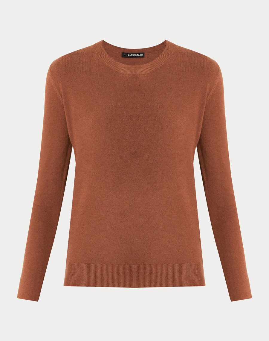 O Suéter Basic confeccionado em Tricot leve e maleável, a peça oferece toque macio e agradável, garantindo conforto térmico e excelente respirabilidade.