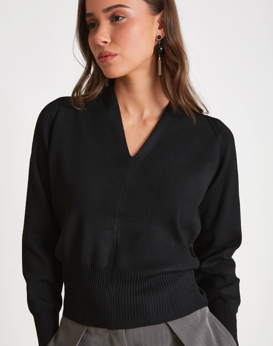 A Blusa Kathie é confeccionada em Tricô leve, com toque macio e agradável, proporcionando conforto e ótimo caimento no corpo.