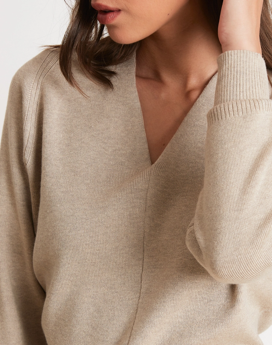 A Blusa Kathie é confeccionada em Tricô leve, com toque macio e agradável, proporcionando conforto e ótimo caimento no corpo.